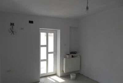 Casa - Vladimirescu, pe soseaua principala - 10