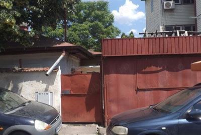 Vand casa 3 camere in Vitan - 1