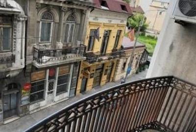 Apartament cu 3 camere, mobilat în P-ța Universității - 10