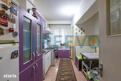 Apartament cu 4 camere decomandat în 9 Mai - 18