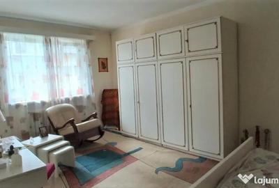 Casă cu 6 camere cu Teren 265 Mp în Central - 11
