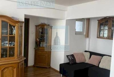 Apartament cu 3 camere decomandat în Răcădău