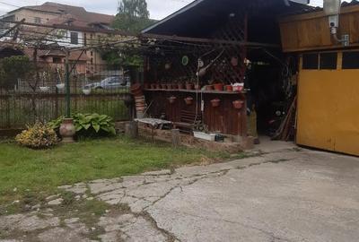 Casă cu Teren 1471 Mp în Central - 4