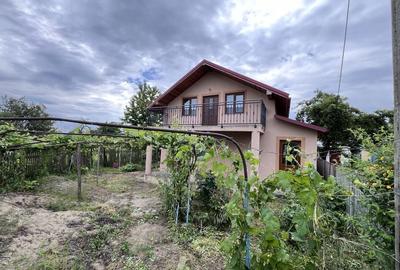 Casă cu 4 camere în Valea Seacă - 1