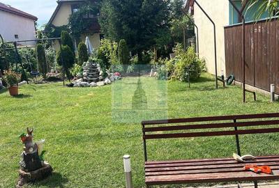 Casă individuală cu 4 camere cu Canalizare în Centrul Civic