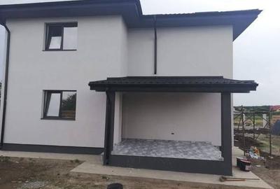 Casă cu 4 camere în Valea Ursului