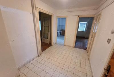 Apartament cu 2 camere decomandat în Lunei - 1