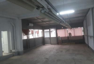 Spațiu comercial, de 140 mp, în Central - 4