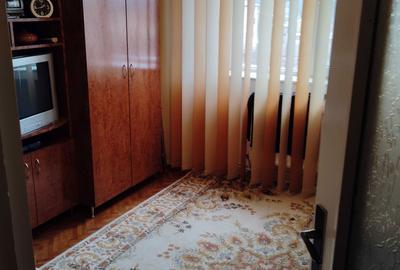 Apartament cu 3 camere decomandat în Central - 1