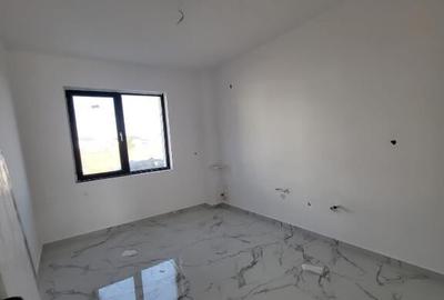 Casă cu 4 camere cu Teren 160 Mp în Ultracentral - 2