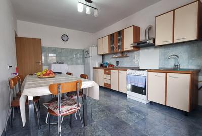 Casa de vanzare in zona Comuna Berceni / Bld 1 Mai - 3