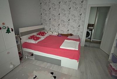 Proprietar vand  apartament  2 camere utilat si mobilat - 10