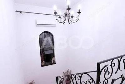 Casă cu 4 camere cu Teren 308 Mp în Central - 1