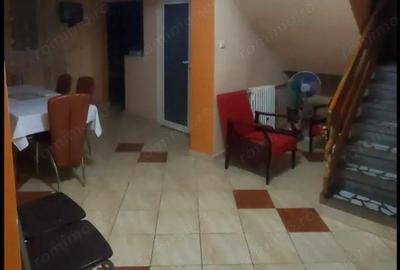 Casă cu 4 camere în Central - 2