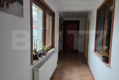 Casa de vanzare, 140 mp, zona Micro 11 - 17