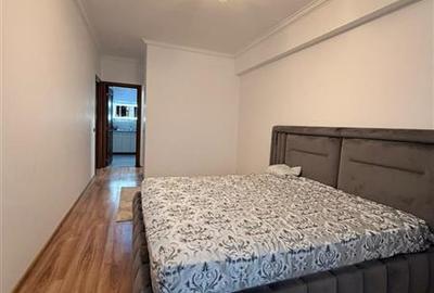 Apartament cu 3 camere decomandat, mobilat în Tractorul - 7