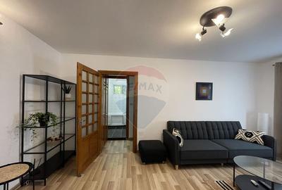 Apartament cu 2 camere semidecomandat, mobilat în Eroii Revoluției