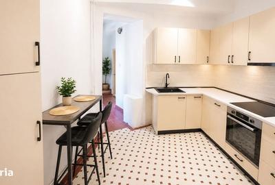 Apartament cu 4 camere decomandat în Universitate - 1
