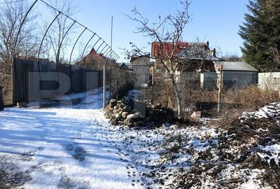 Casă cu 4 camere cu Teren 1000 Mp în Central - 1