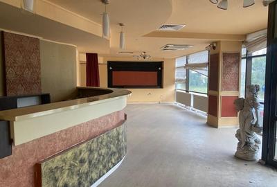 Spatiu comercial prin destinatie intr-un bloc situat in zona Palas - 6