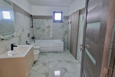 Casă cu 4 camere în Central - 2