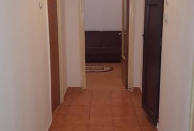 Basarabia(Chisinau), decomandat, etaj 1 - 3