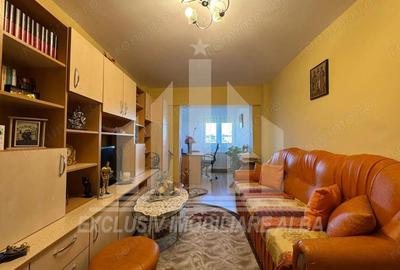 Apartament cu 3 camere decomandate, etaj 2, Centru