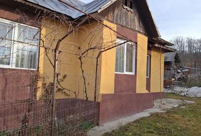 Casă cu 3 camere în Romanești - 1