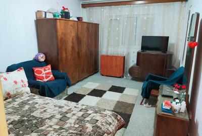 Pantelimon, Ritmului, stradal 8/10 dec 33mp vedere spate bl 1981 reab term - 5