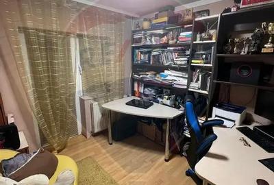 Apartament cu 4 camere decomandat în Central - 3
