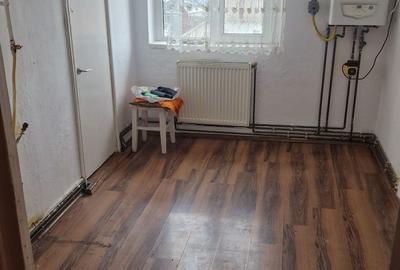 Apartament cu 3 camere decomandat în Central - 1