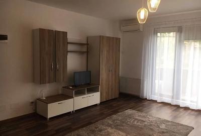 Garsonieră decomandată, mobilată în Iris