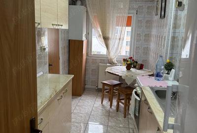 Apartament cu 3 camere decomandat în Crângași - 2