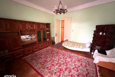 Casă cu 3 camere cu Teren 385 Mp în Titulescu - 12