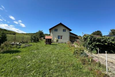 Casa 3 camere - 2 bai - terasa - garaj - 1080 mp - 3