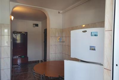 Apartament cu 3 camere decomandat în Eremia - 3