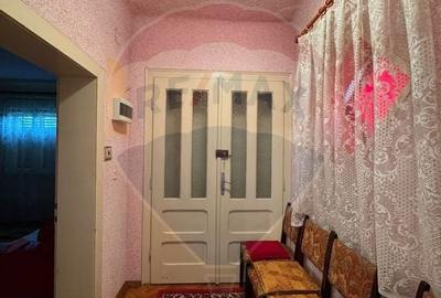 Casa cu 10 camere - ideala pentru pensiune, gradinita sau pt. locuit - 23