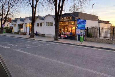 Spațiu comercial, în Central - 4