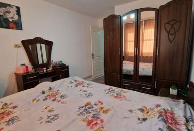Apartament cu 2 camere decomandat în Micro 6 - 6