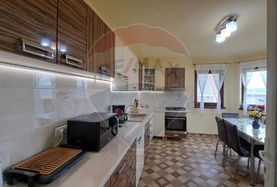 Casă cu 5 camere cu Canalizare în Cetate - 5