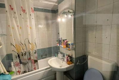 Apartament cu 4 camere semidecomandat în Lipovei