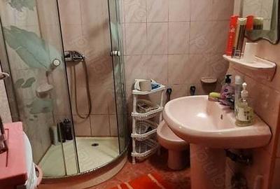 De vanzare apartament cu 3 camere, etaj 2, Bloc E4 in Corabia - 6