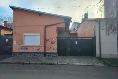 Vanzare direct de la proprietar - casa curte sector 1 - 2