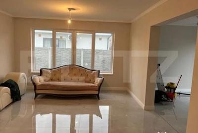 Casă cu 4 camere cu Teren 450 Mp în Central - 2