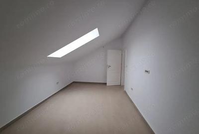 Apartament cu 3 camere decomandat în Chișoda - 10
