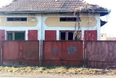 Casă cu 4 camere în Exterior Vest - 1