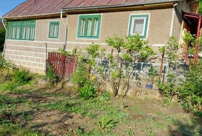 Casă cu 4 camere în Central - 1