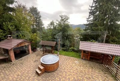 Casă cu 12 camere cu Teren 530 Mp în Colibița - 2