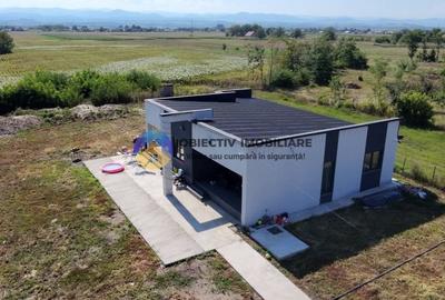 Casa modern? de vanzare - Costisa