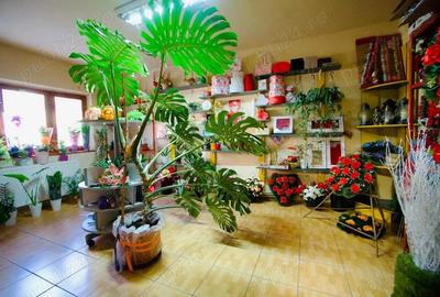 Spațiu comercial, de 100 mp, în Central - 7